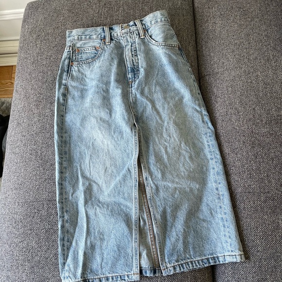 Aritzia Denim Forum The 90s Halle Denim skirt - Picture 2 of 8